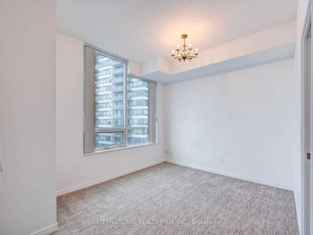 3303 - 2240 Lakeshore Blvd W