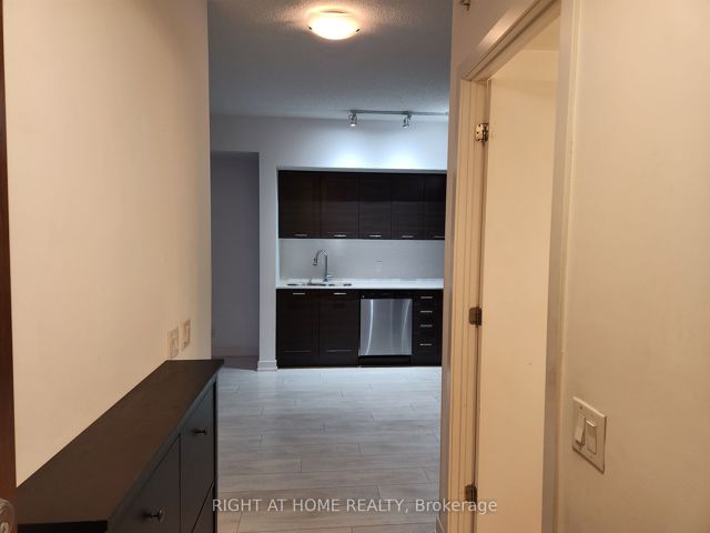 2205 - 2200 Lake Shore Blvd W