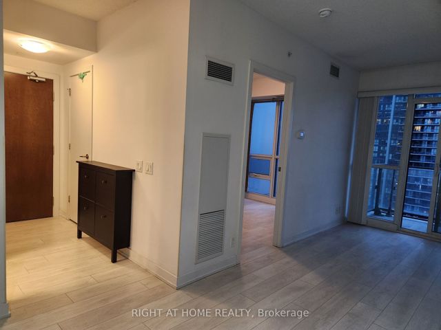 2205 - 2200 Lake Shore Blvd W