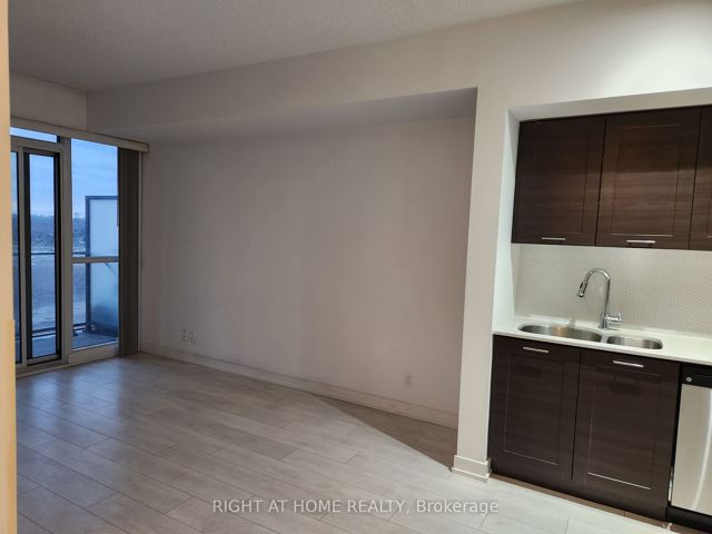 2205 - 2200 Lake Shore Blvd W