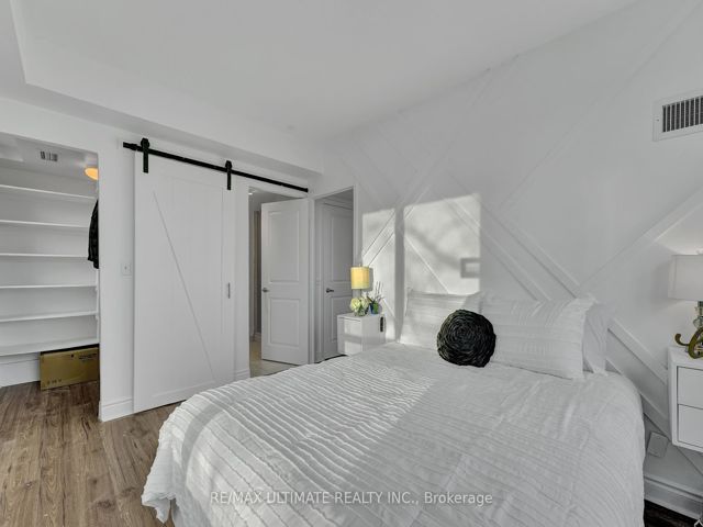 201 - 1910 Lake Shore Blvd W