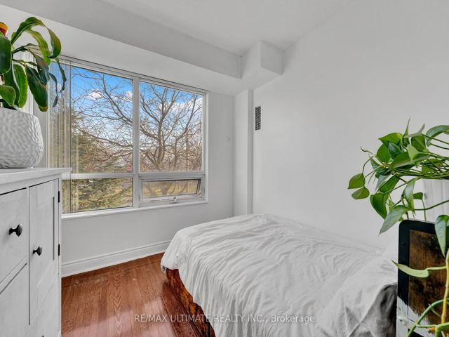 201 - 1910 Lake Shore Blvd W