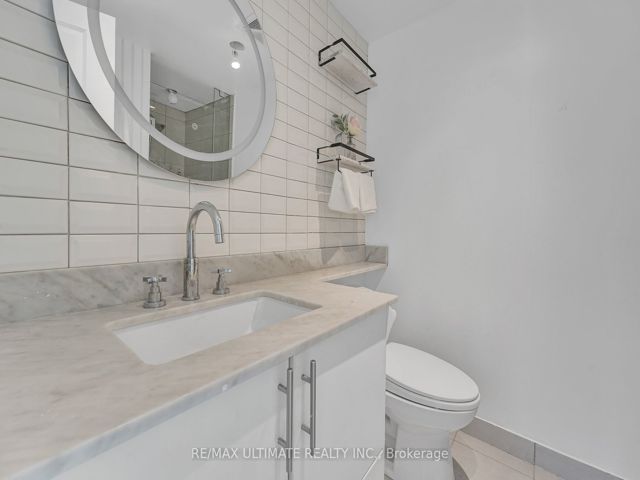 201 - 1910 Lake Shore Blvd W