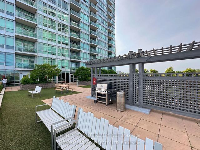 201 - 1910 Lake Shore Blvd W