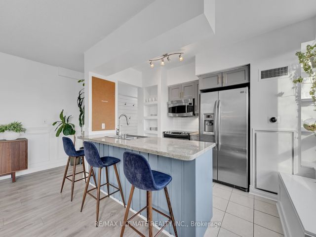 201 - 1910 Lake Shore Blvd W