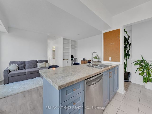 201 - 1910 Lake Shore Blvd W