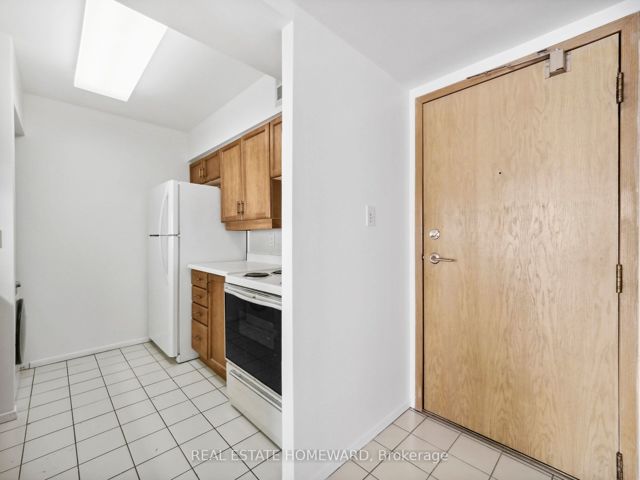 742 - 24 Southport St