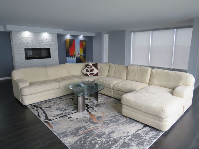 3305 - 2045 Lake Shore Blvd W