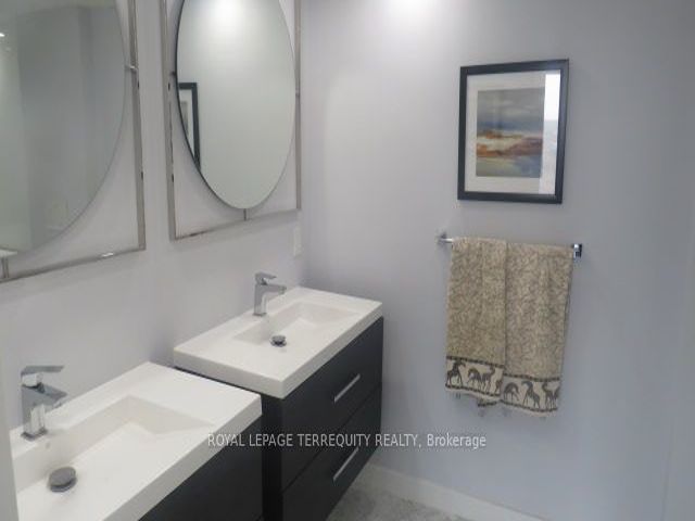 3305 - 2045 Lake Shore Blvd W