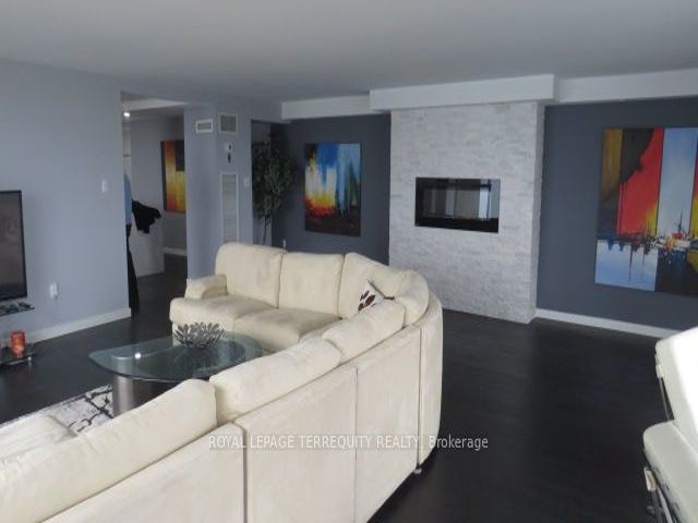 3305 - 2045 Lake Shore Blvd W