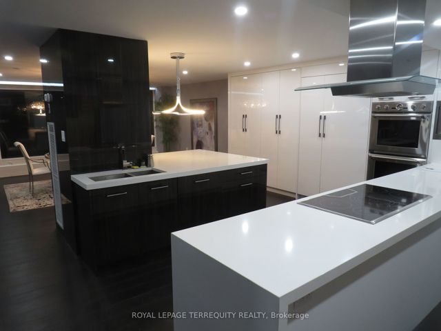 3305 - 2045 Lake Shore Blvd W