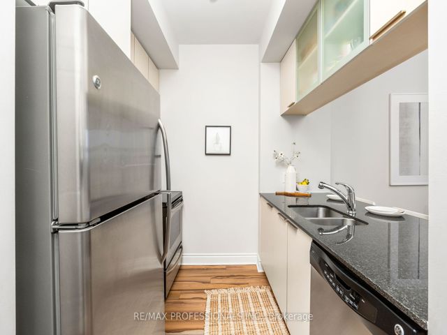 302 - 16 Brookers Lane