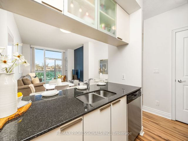 302 - 16 Brookers Lane