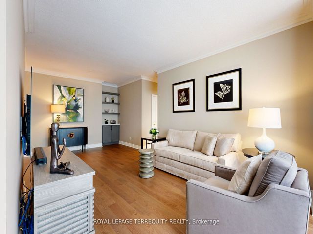 1201 - 2 Aberfoyle Cres