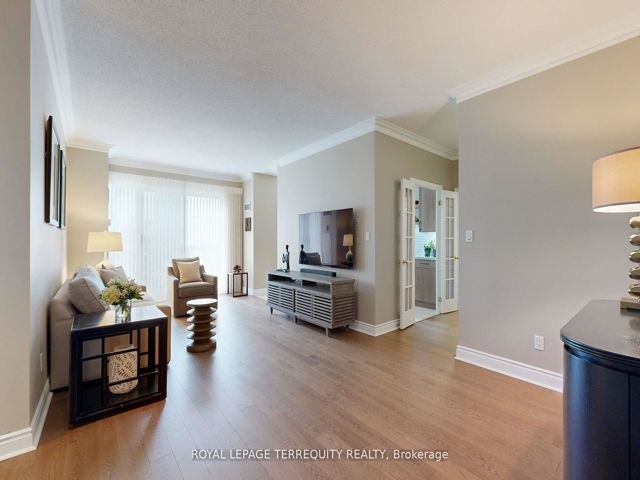 1201 - 2 Aberfoyle Cres