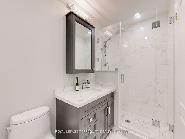 1201 - 2 Aberfoyle Cres