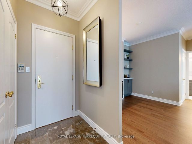 1201 - 2 Aberfoyle Cres
