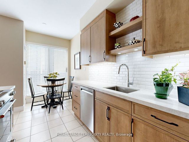1201 - 2 Aberfoyle Cres