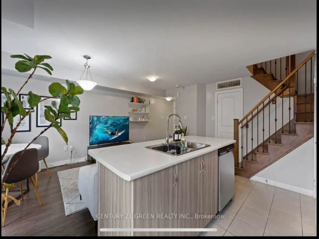 6 - 2335 Sheppard Ave W
