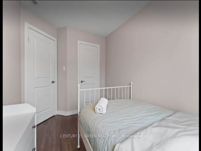 6 - 2335 Sheppard Ave W