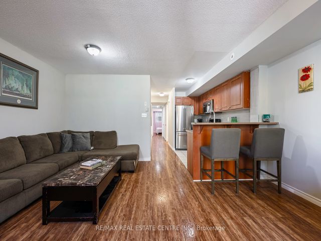 108 - 37 Four Winds Dr