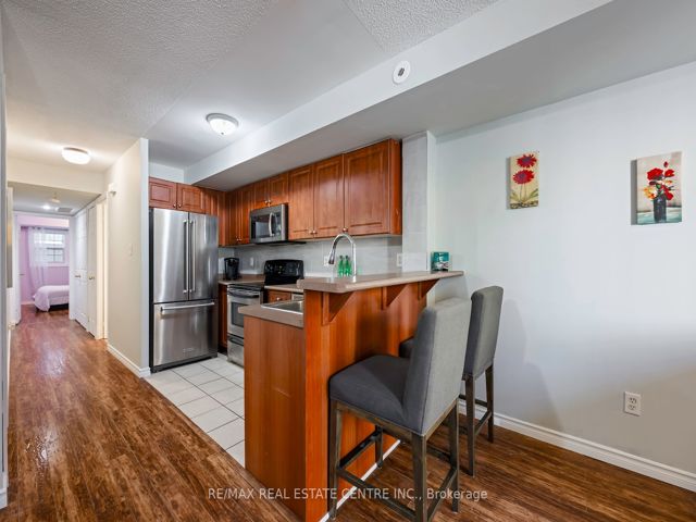108 - 37 Four Winds Dr