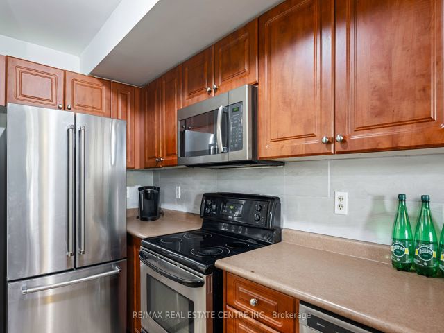 108 - 37 Four Winds Dr