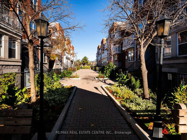 108 - 37 Four Winds Dr