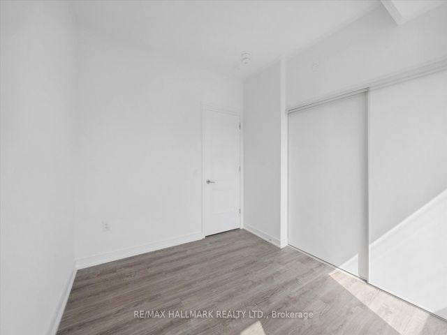 404 - 25 Neighbourhood Lane