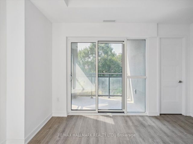 404 - 25 Neighbourhood Lane