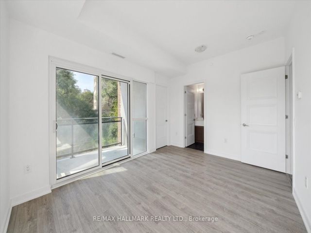 404 - 25 Neighbourhood Lane