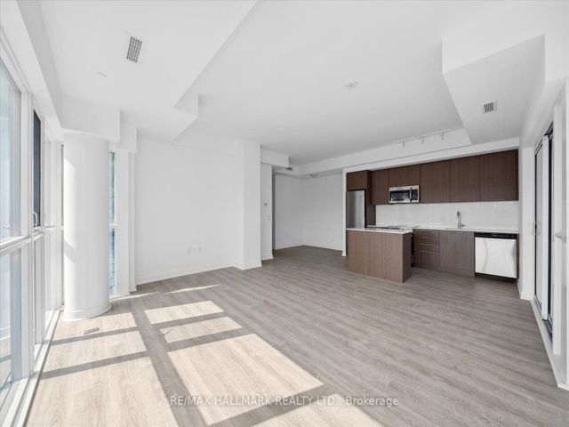 404 - 25 Neighbourhood Lane