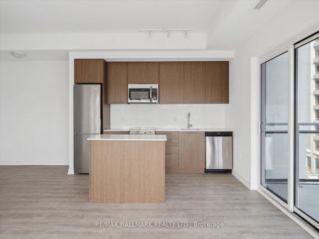 404 - 25 Neighbourhood Lane