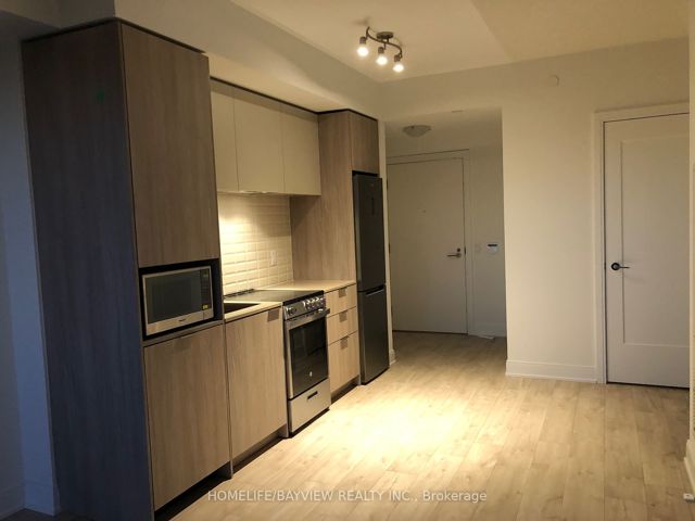 5001 - 70 Annie Craig Dr