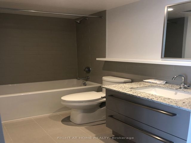 1409 - 160 Flemington Rd