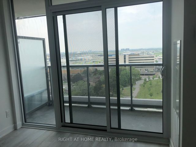 1409 - 160 Flemington Rd