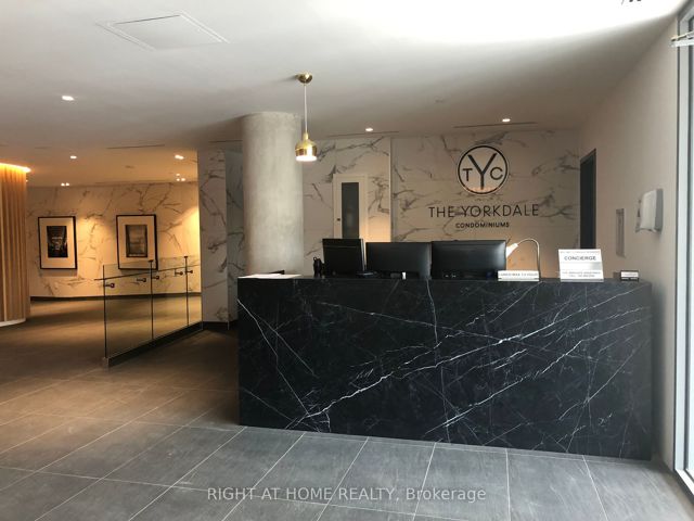 1409 - 160 Flemington Rd