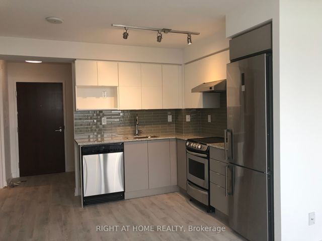 1409 - 160 Flemington Rd