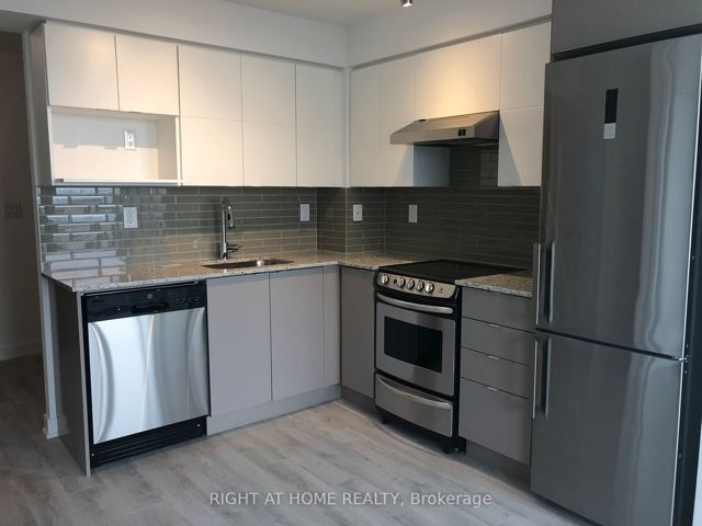 1409 - 160 Flemington Rd