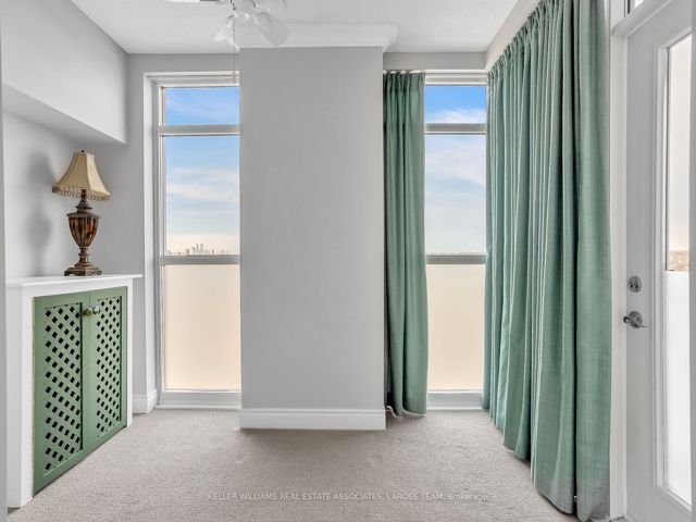 1707 - 3 Marine Parade Dr