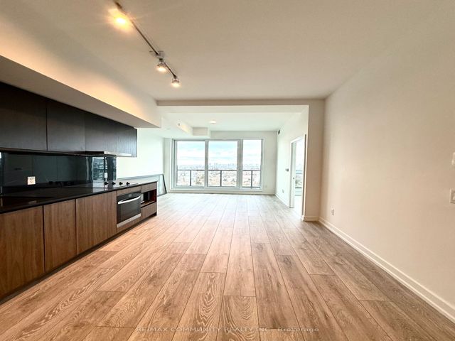 LPH01 - 1100 Sheppard Ave W