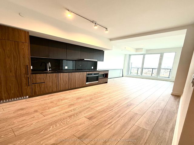LPH01 - 1100 Sheppard Ave W