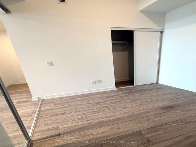 LPH01 - 1100 Sheppard Ave W