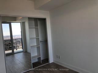 5001 - 70 Annie Craig Dr