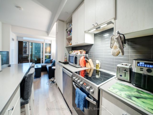 202 - 50 George Butchart Dr