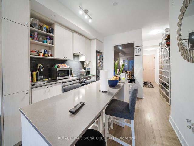202 - 50 George Butchart Dr