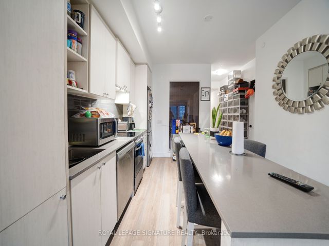 202 - 50 George Butchart Dr