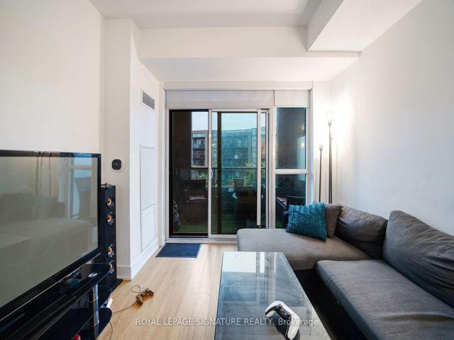 202 - 50 George Butchart Dr