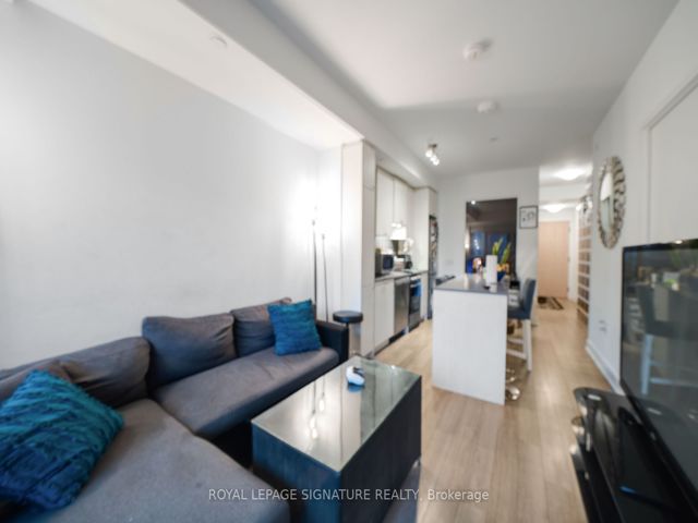 202 - 50 George Butchart Dr