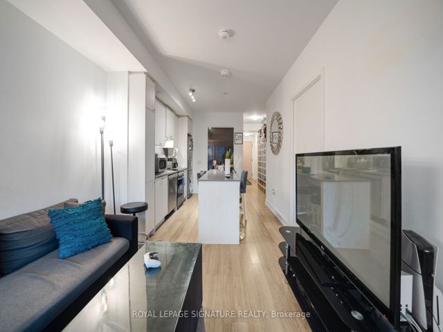 202 - 50 George Butchart Dr